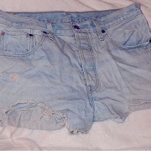 Women’s Levi’s jean shorts